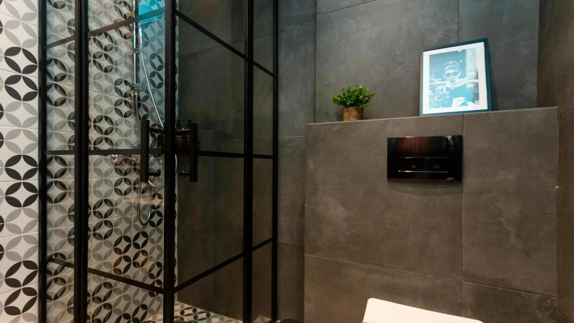 Valaoritou 3 Luxury Rooms Thessaloniki Greece